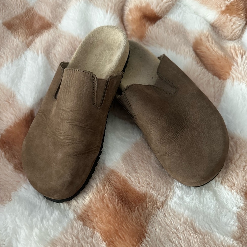 Girls Zara clog style shoes